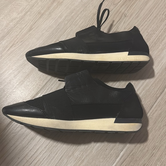 Balenciaga Paris Race Runner Sneakers - Picture 3 of 7